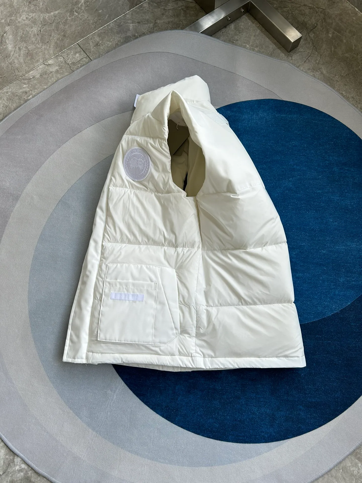 P560 Big Goose 2057MW puff down vest [note the version is too large] Canada Goose Canada Goose FW23 Freestyle waterproof solid color stand collar button down vest Paradigm Freestyle Vest-WD Color: Black White Size: XS S M L XL XXL 2057MW Paradigm Freestyle Vest-WD Men's style. Color: black. Sizes: XS S M L XL XXL.